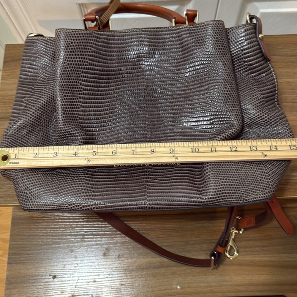 Dooney & Bourke bag. - Picture 9 of 10